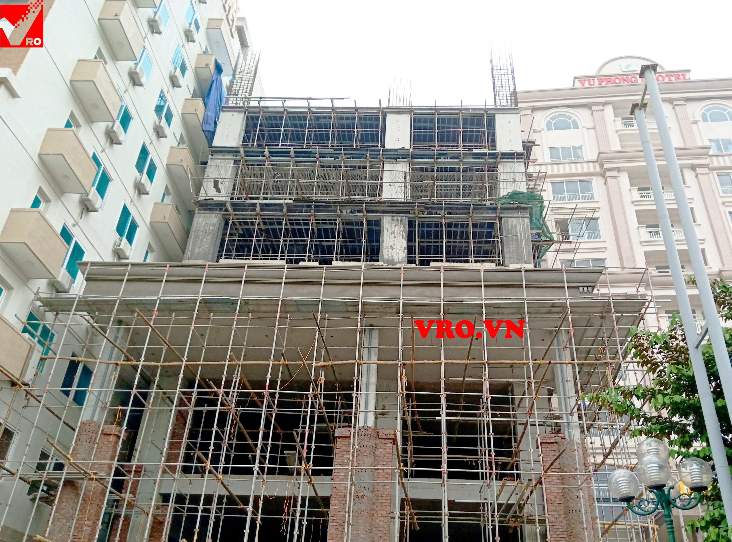 Thi công và hoàn thiện sàn xốp cho khách sạn Long Thành - Thanh Hóa