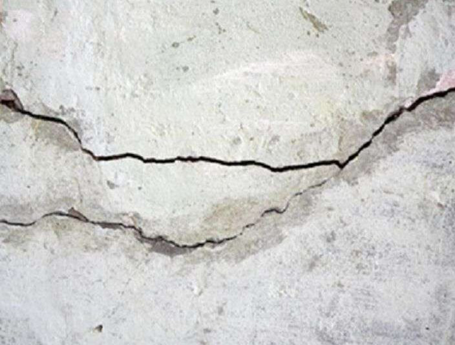 Nứt bê tông đáy sàn bóng