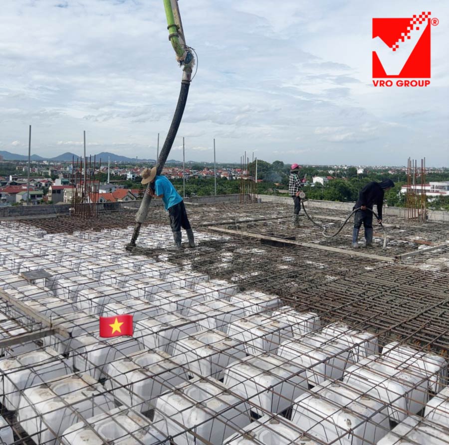 Thi công sàn phẳng VRO tầng 8 công trình Văn Ngọ