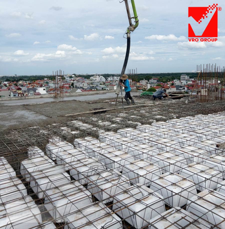 Thi công sàn phẳng VRO tầng 8 công trình Văn Ngọ