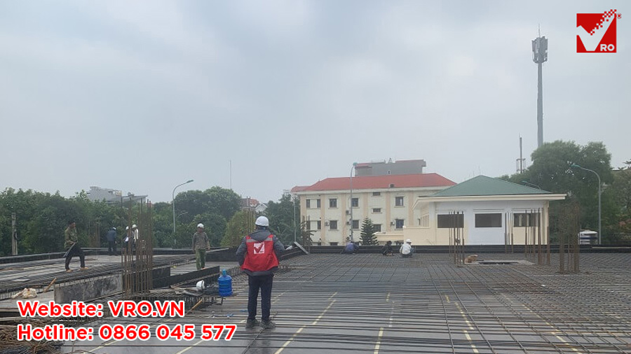 Lắp đặt hệ thống thép sàn vượt nhịp lớn