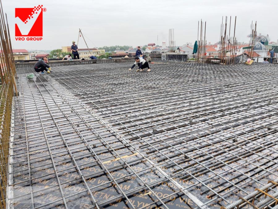 Thi công sàn phẳng tầng 4 công trình Minh Thảnh