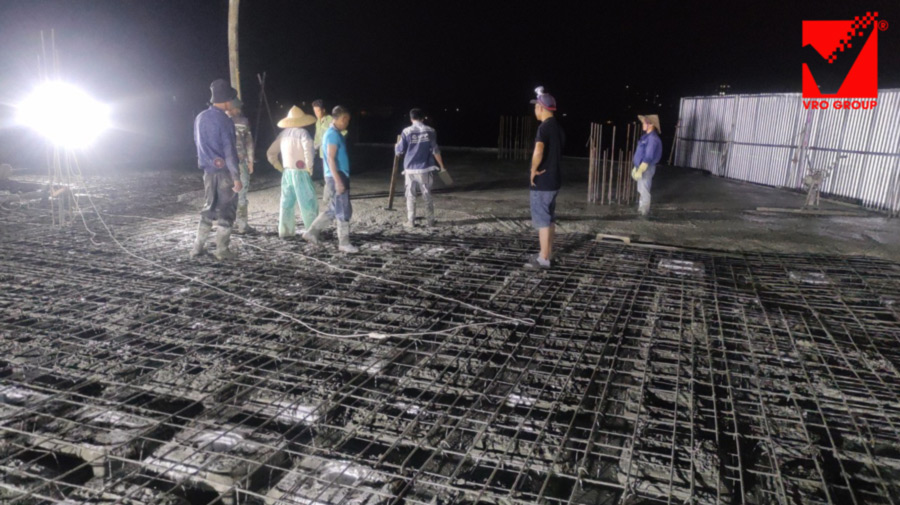 Thi công sàn phẳng tầng 5 công trình Địa ốc xanh - Hòa Lạc