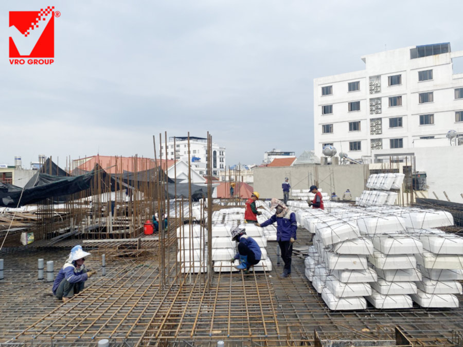 Khách sạn tại Hải Phòng thi công sàn phẳng vượt nhịp 9m