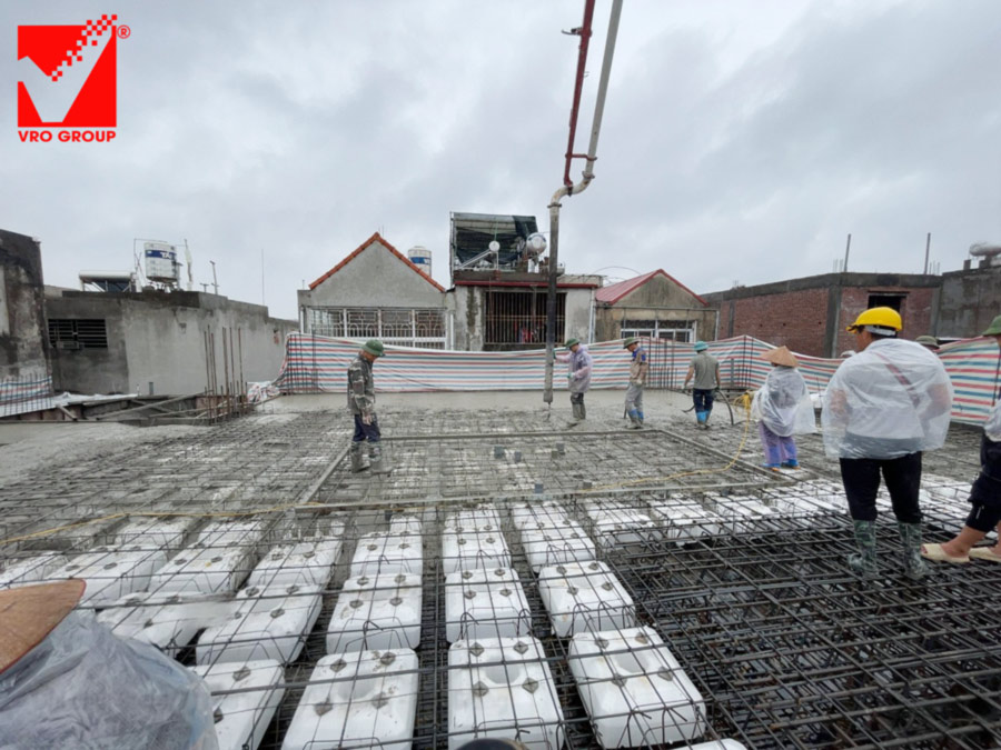 Thi công sàn phẳng VRO tầng 4 nhà hàng Việt Hằng
