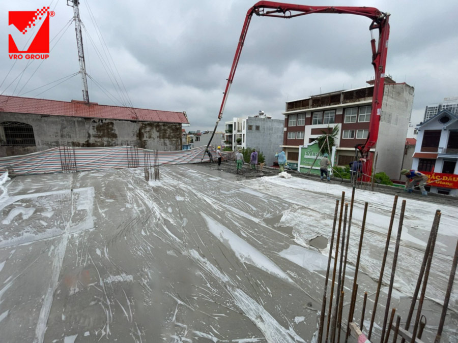 Thi công sàn phẳng VRO tầng 4 nhà hàng Việt Hằng