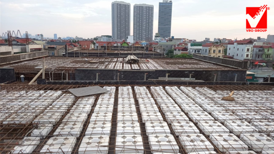 Thi công sàn phẳng tầng tum công trình Trường Học tại Đông Anh