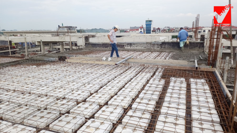 Thi công sàn phẳng tầng tum công trình Trường Học tại Đông Anh