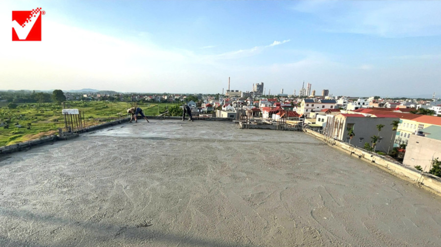 Thi công sàn phẳng VRO tầng mái công trình Hoàng Bảy