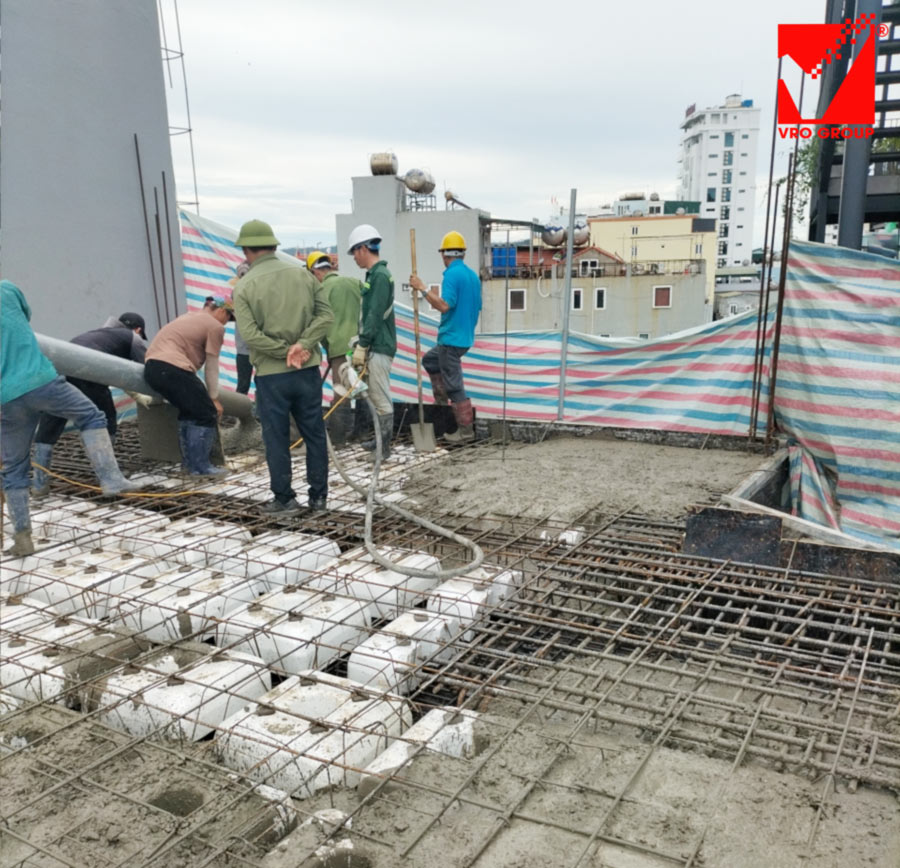 Thi công sàn phẳng khách sạn Anh Trường Cô Tô Quảng Ninh