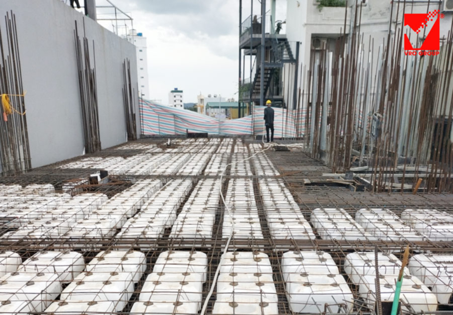 Thi công sàn phẳng khách sạn Anh Trường Cô Tô Quảng Ninh