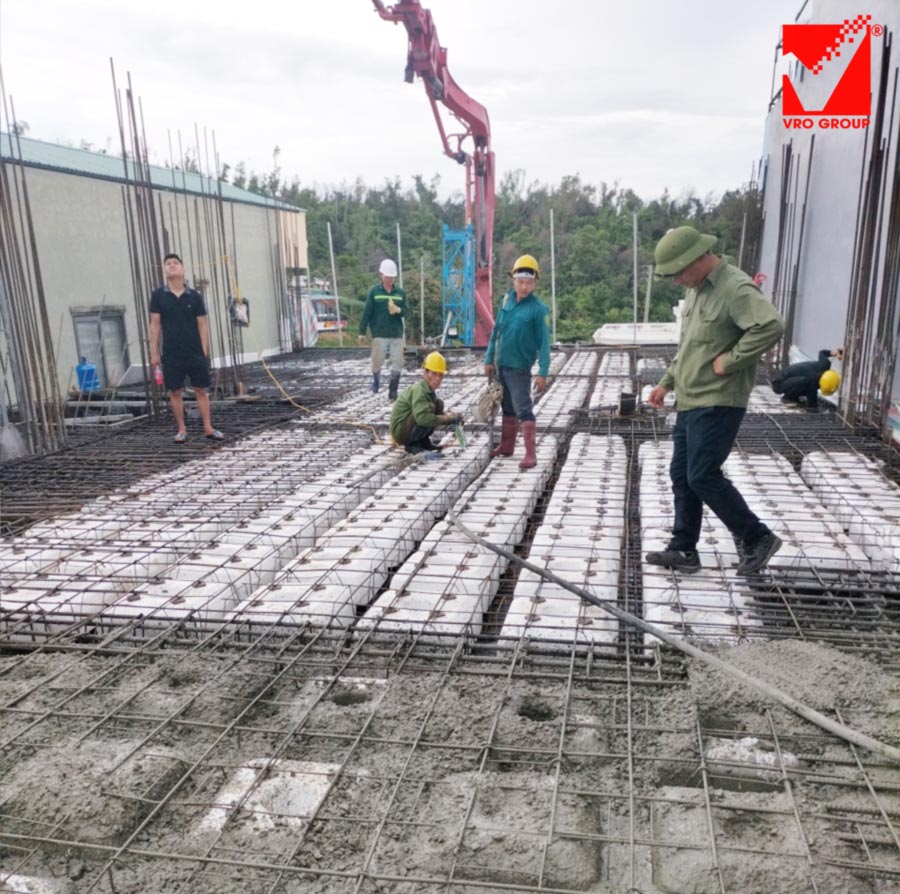 Thi công sàn phẳng khách sạn Anh Trường Cô Tô Quảng Ninh