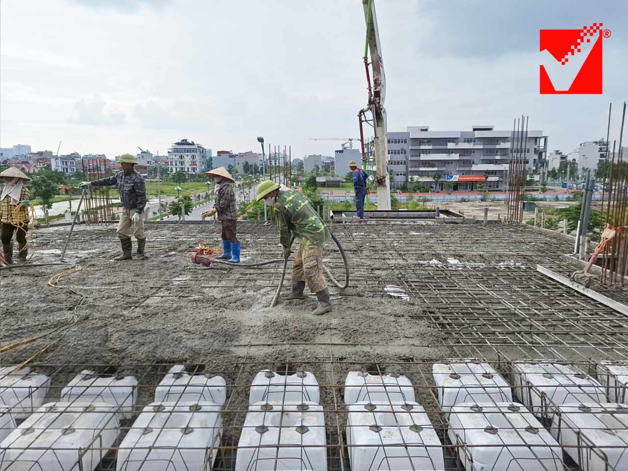 Thi công sàn phẳng VRO sàn tầng 3 VP Thành Đô