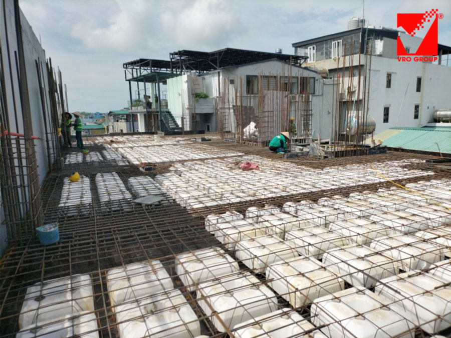 Thi công sàn tầng 5 công trình Quang Trường - Cô Tô, Quảng Ninh