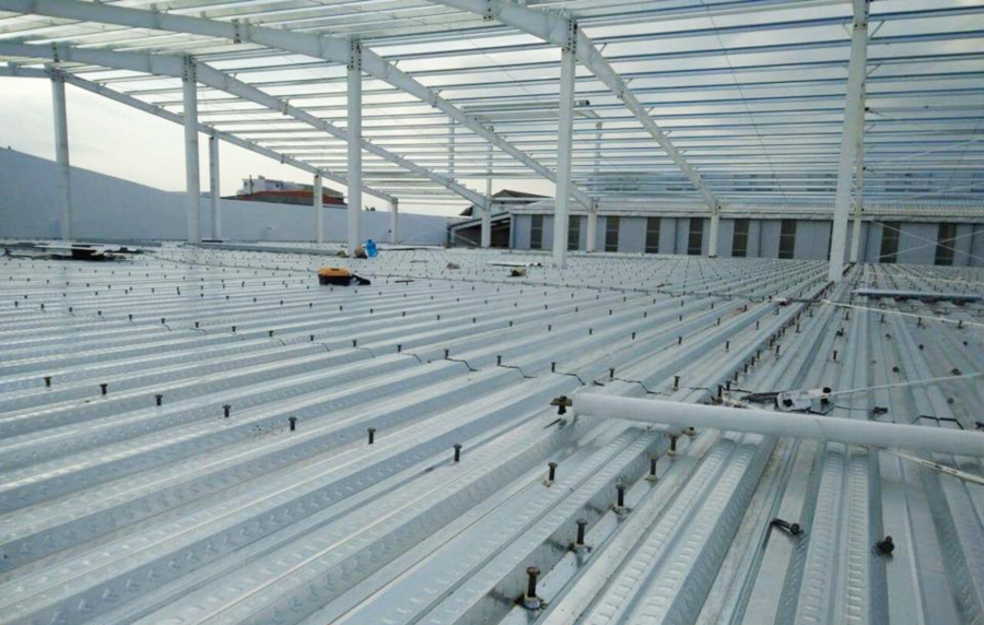 Ứng dụng tôn sàn deck