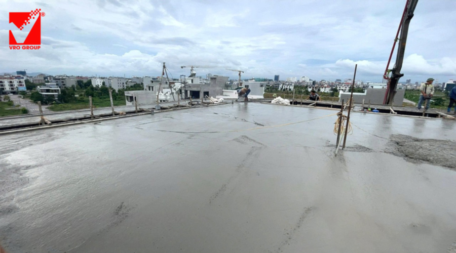 Thi công sàn phẳng VRO tầng tum công trình Minh Huy tại Bắc Giang