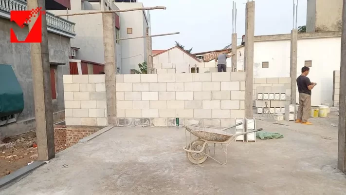 Xây tường ở nhiều vị trí