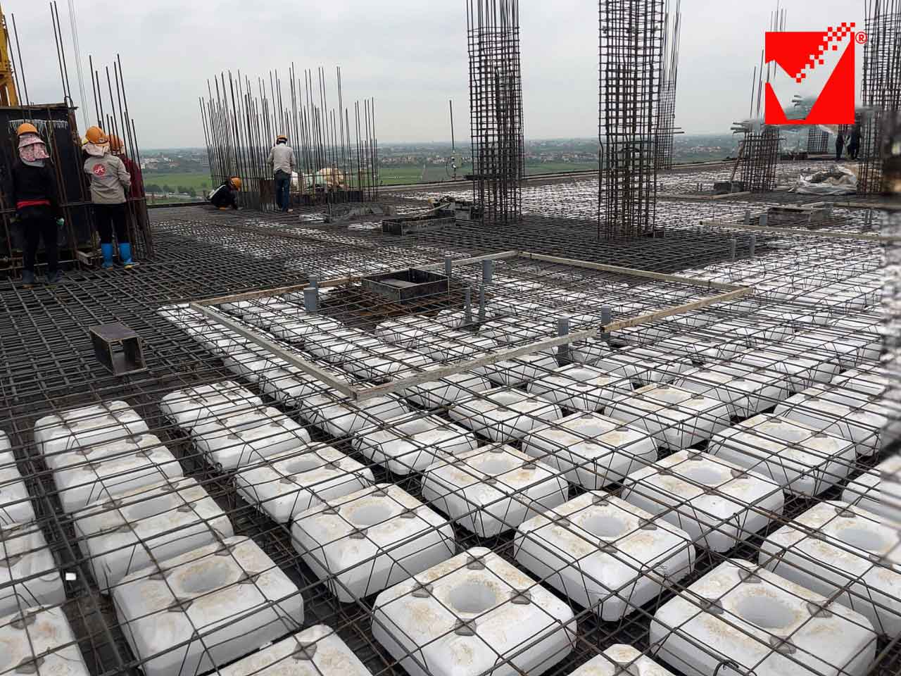 Cập nhật thi công sàn phẳng TTTM Liêm Sơn