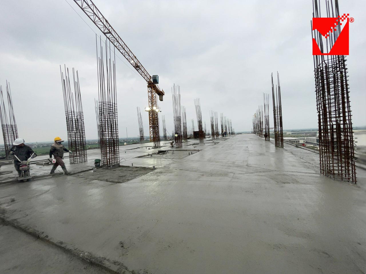 Cập nhật thi công sàn phẳng TTTM Liêm Sơn