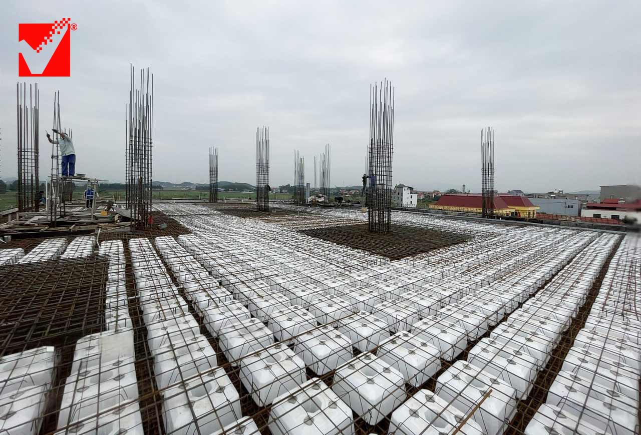 Thi công sàn tầng 3 TTTM tại Bắc Giang