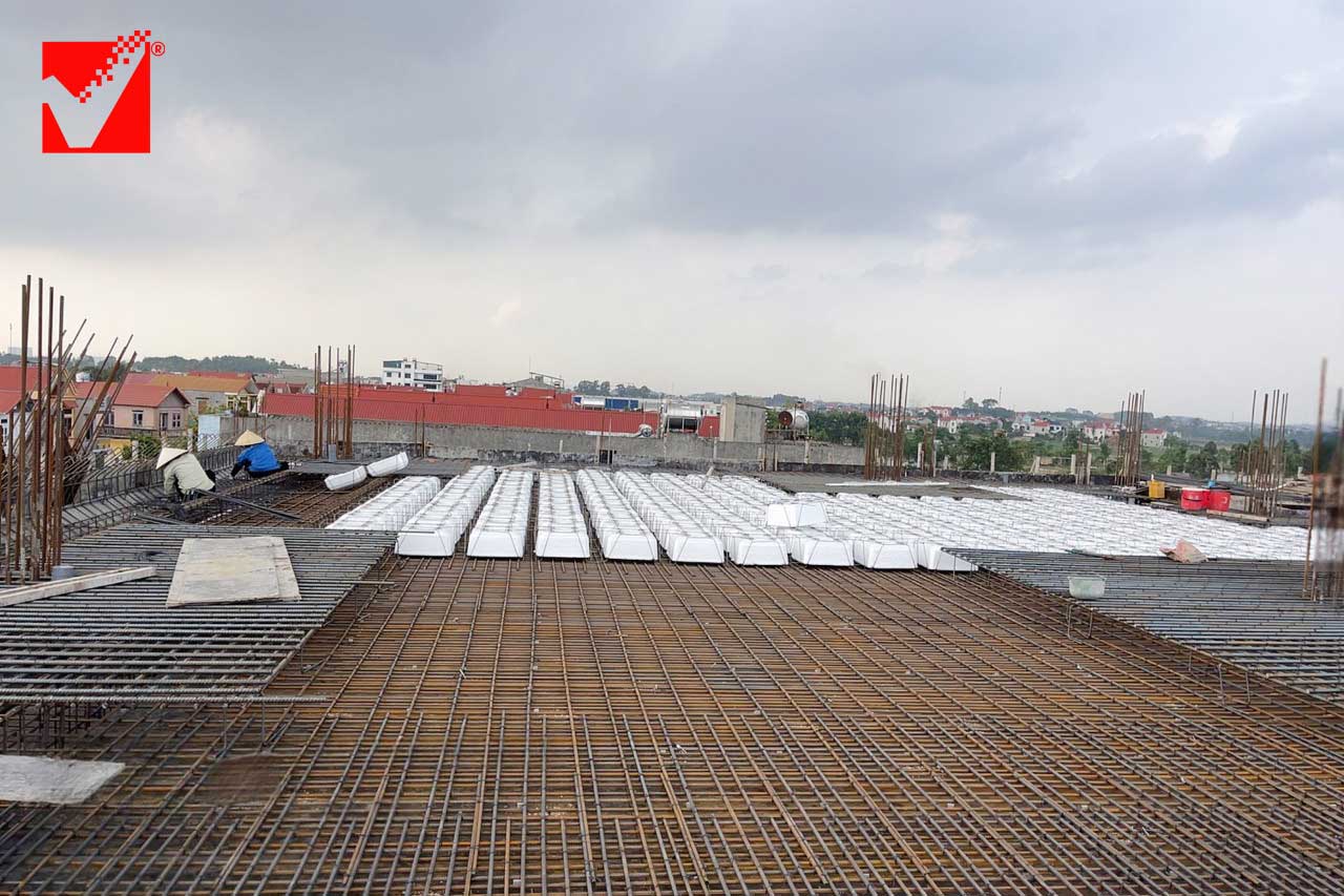 Thi công sàn tầng 3 TTTM tại Bắc Giang