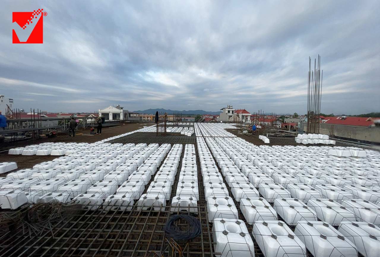 Thi công sàn tầng 3 TTTM tại Bắc Giang