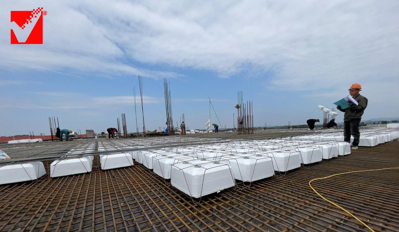 Thi công sàn tầng 3 TTTM tại Bắc Giang