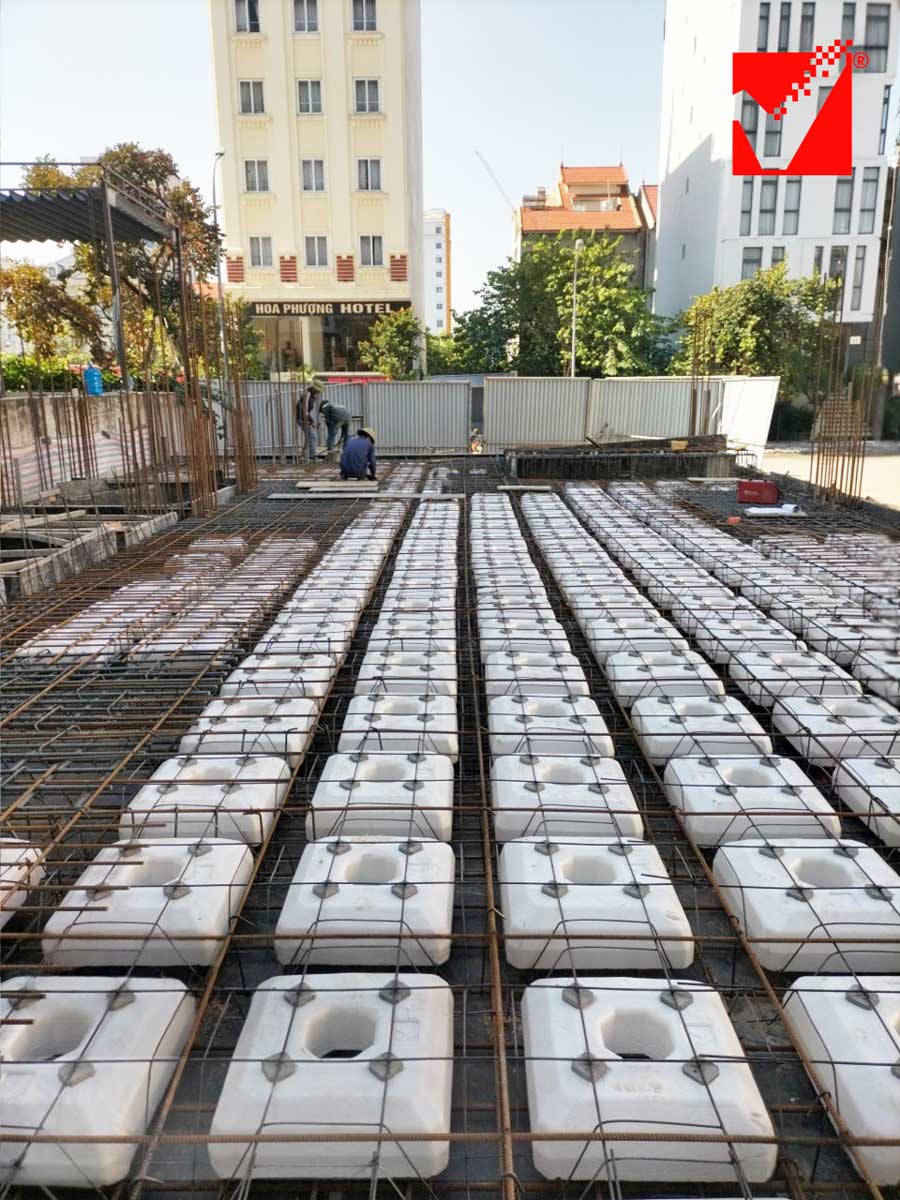 Thi công sàn vượt nhịp VRO công trình VP Đông Á