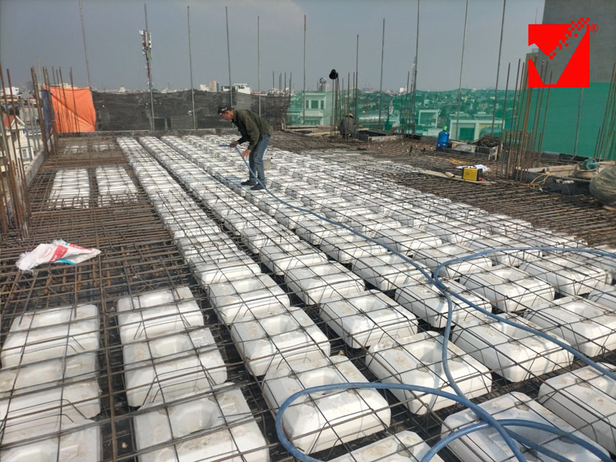 Thi công sàn vượt nhịp VRO công trình VP Đông Á