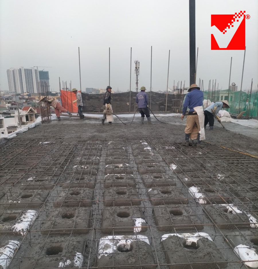 Thi công sàn vượt nhịp VRO công trình VP Đông Á