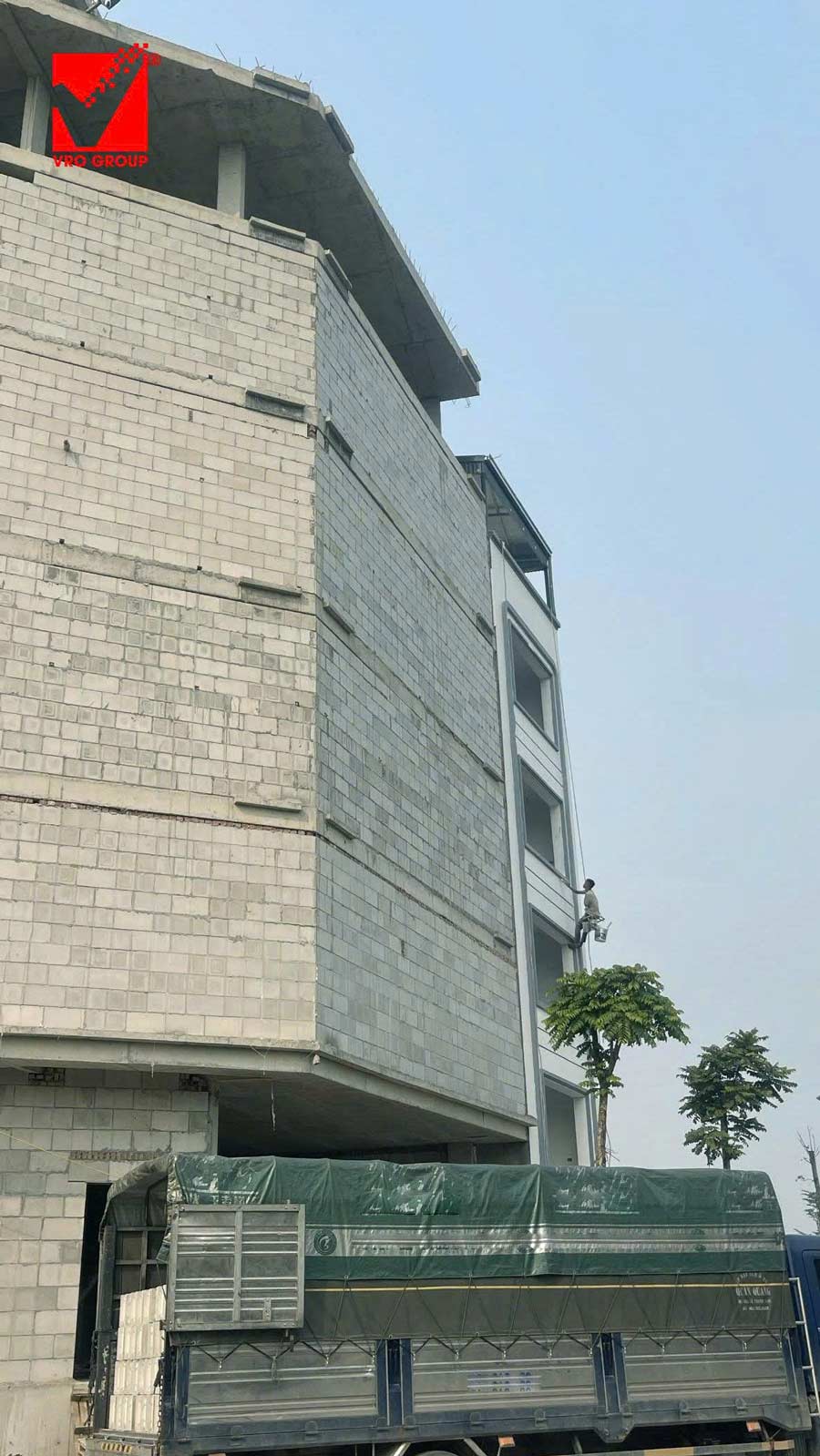 Thi công gạch bê tông nhẹ VRO công trình Mạnh Hùng - HN