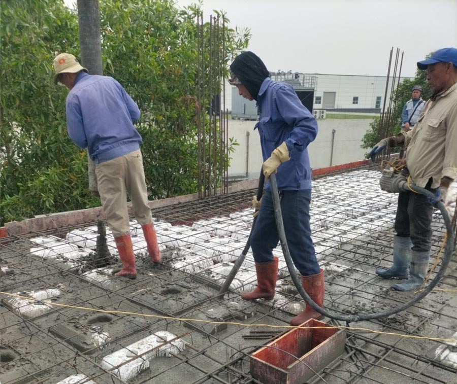 Thi công sàn phẳng VRO TTTM Tràng Duệ - Hải Phòng