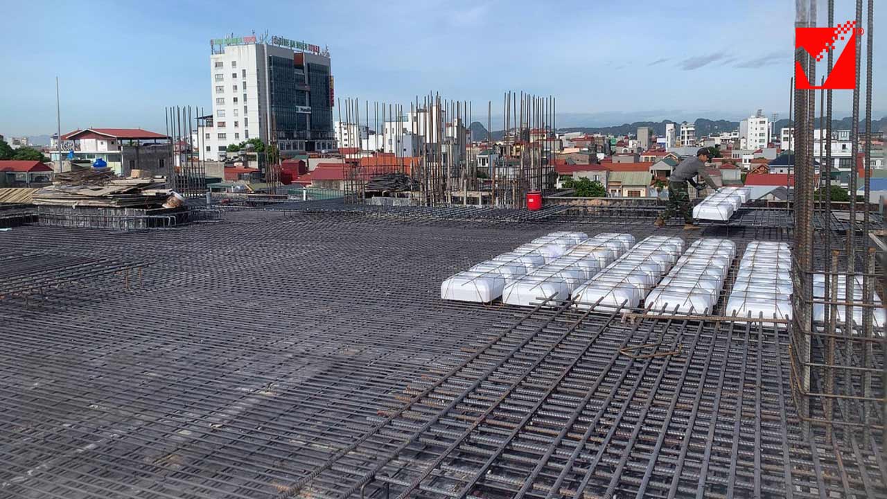 Thi công sàn tầng 5-6 công trình VP Mặt Trời Việt