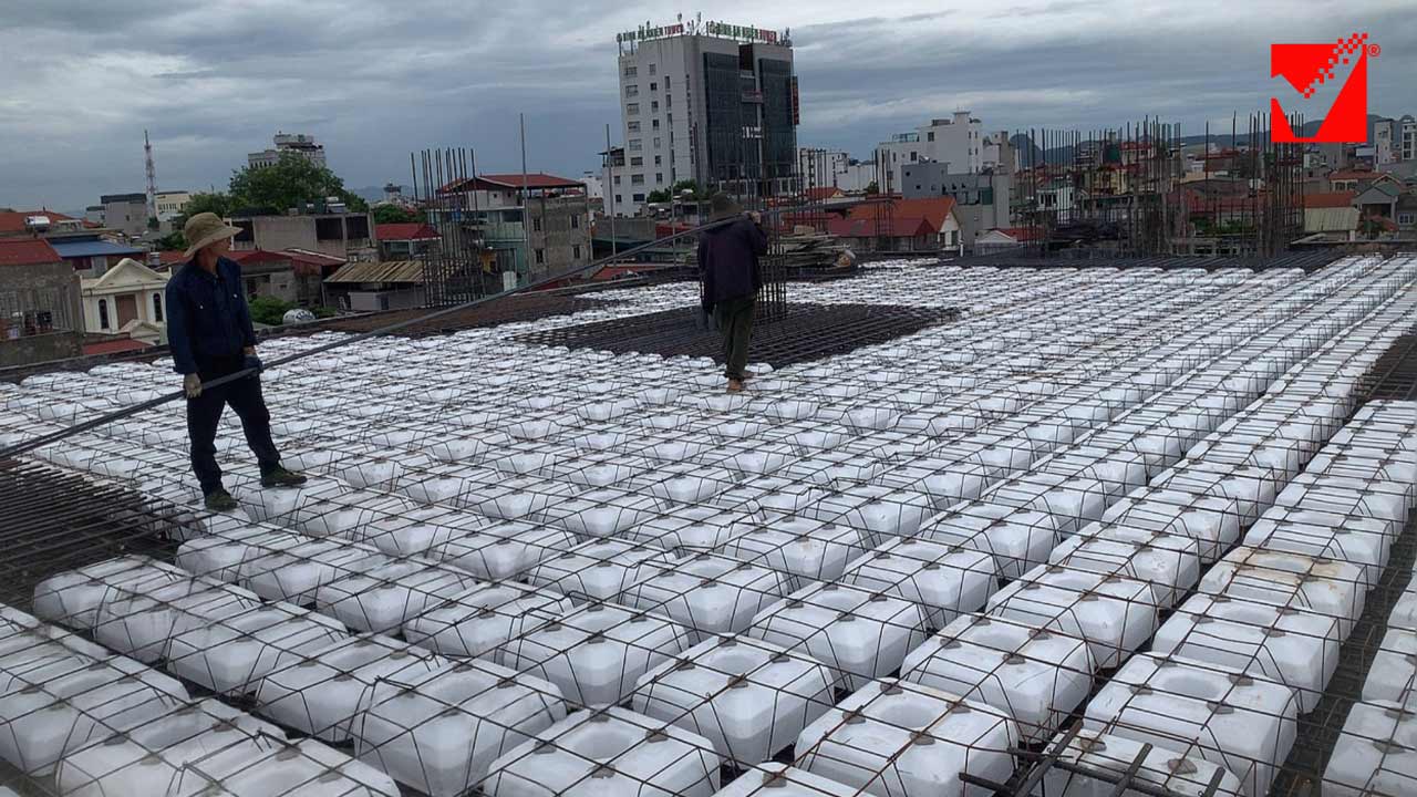 Thi công sàn tầng 5-6 công trình VP Mặt Trời Việt
