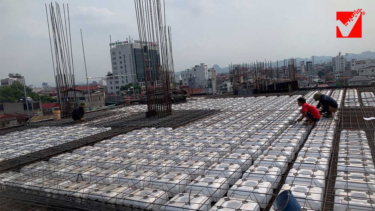 Thi công sàn tầng 5-6 công trình VP Mặt Trời Việt