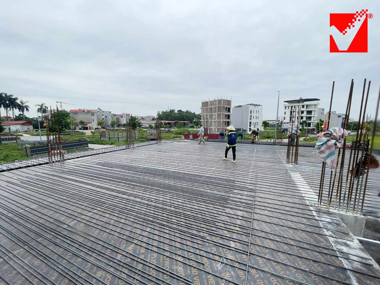 Thi công sàn phẳng vượt nhịp VRO công trình Huy Mạnh - Bắc Giang