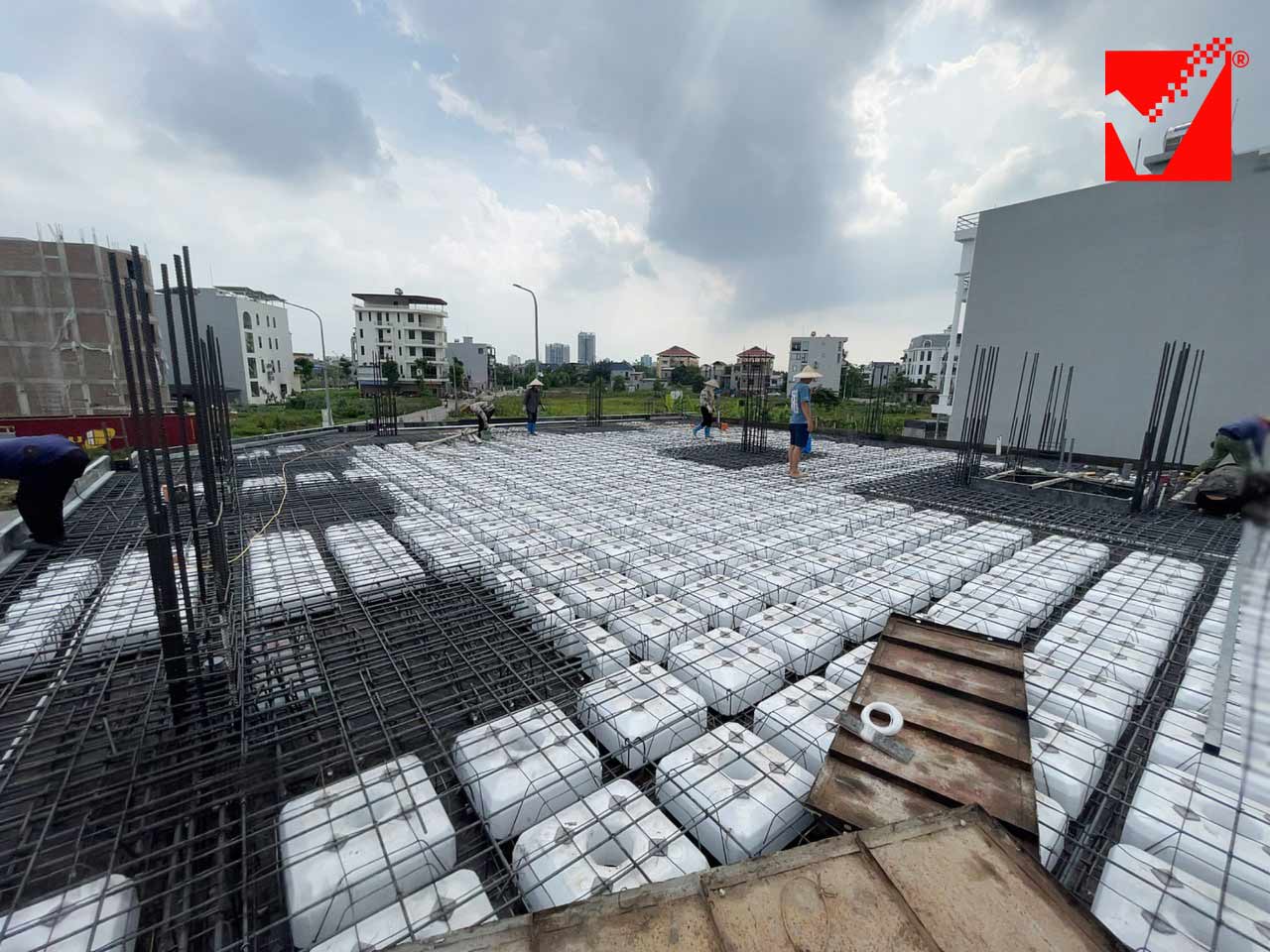 Thi công sàn phẳng vượt nhịp VRO công trình Huy Mạnh - Bắc Giang