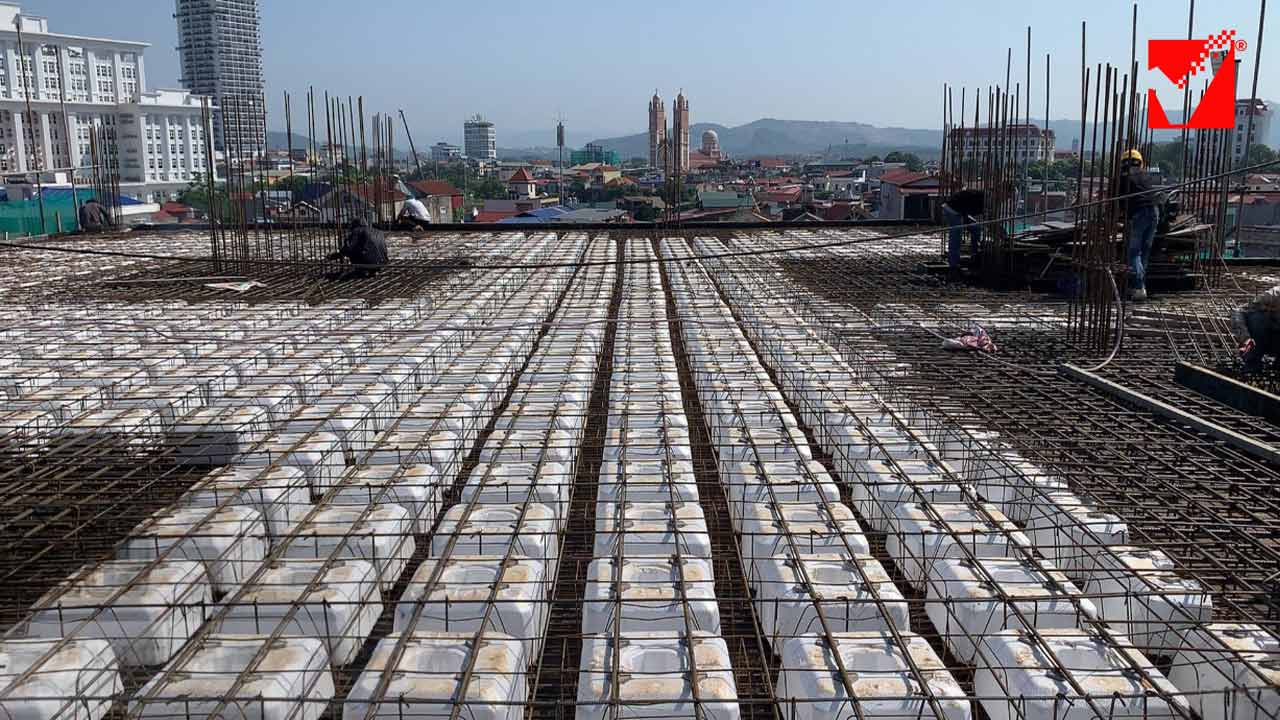 Thi công sàn tầng 5-6 Điện máy Dũng Thành