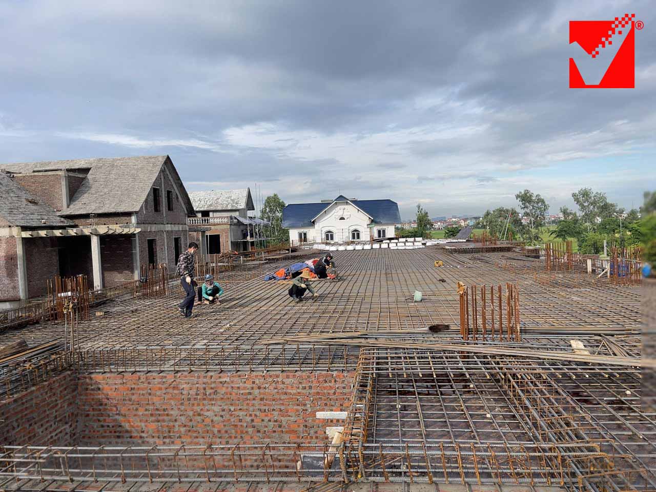 Thi công sàn phẳng VRO công trình NN Sinh thái tại HN