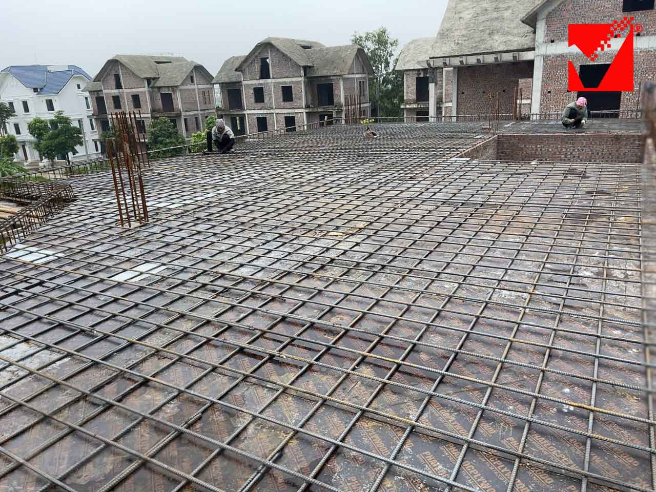 Thi công sàn phẳng VRO công trình NN Sinh thái tại HN