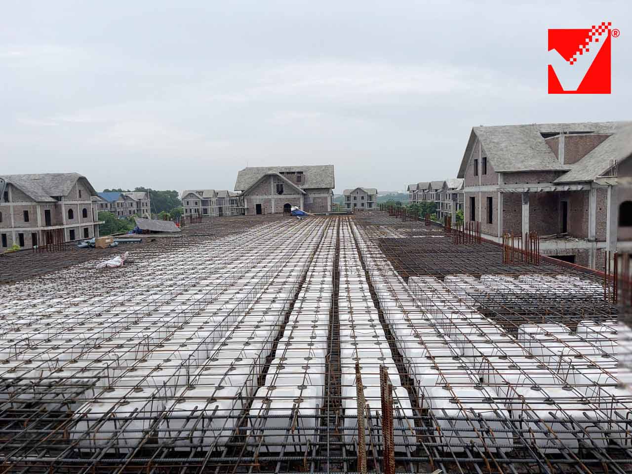 Thi công sàn phẳng VRO công trình NN Sinh thái tại HN