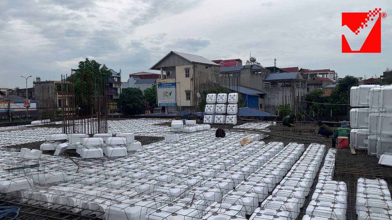Thi công sàn phẳng VRO công trình điện máy Dũng Thành - TN