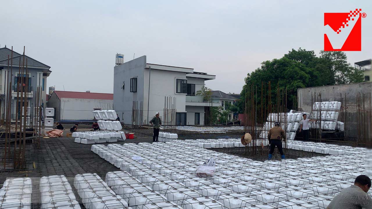 Thi công sàn phẳng VRO công trình điện máy Dũng Thành - TN