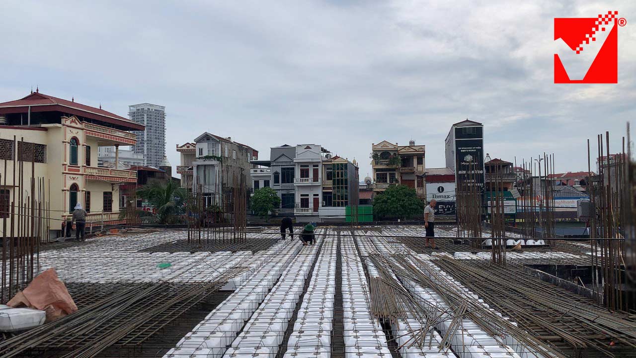 Thi công sàn phẳng VRO công trình điện máy Dũng Thành - TN