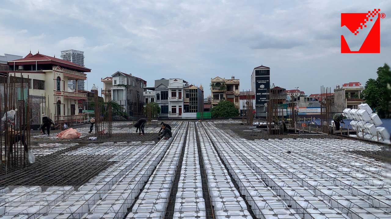 Thi công sàn phẳng VRO công trình điện máy Dũng Thành - TN