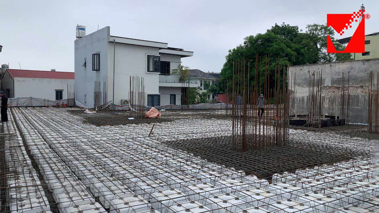 Thi công sàn phẳng VRO công trình điện máy Dũng Thành - TN
